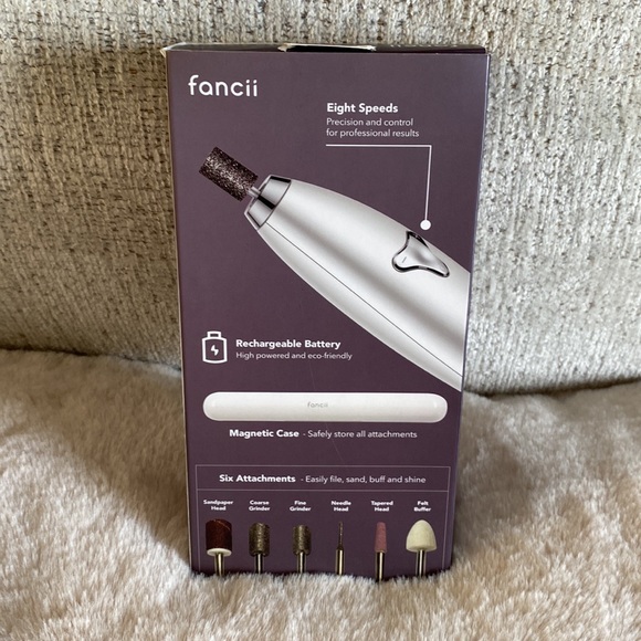 LOLA Mani/Pedi Set - Picture 2 of 3